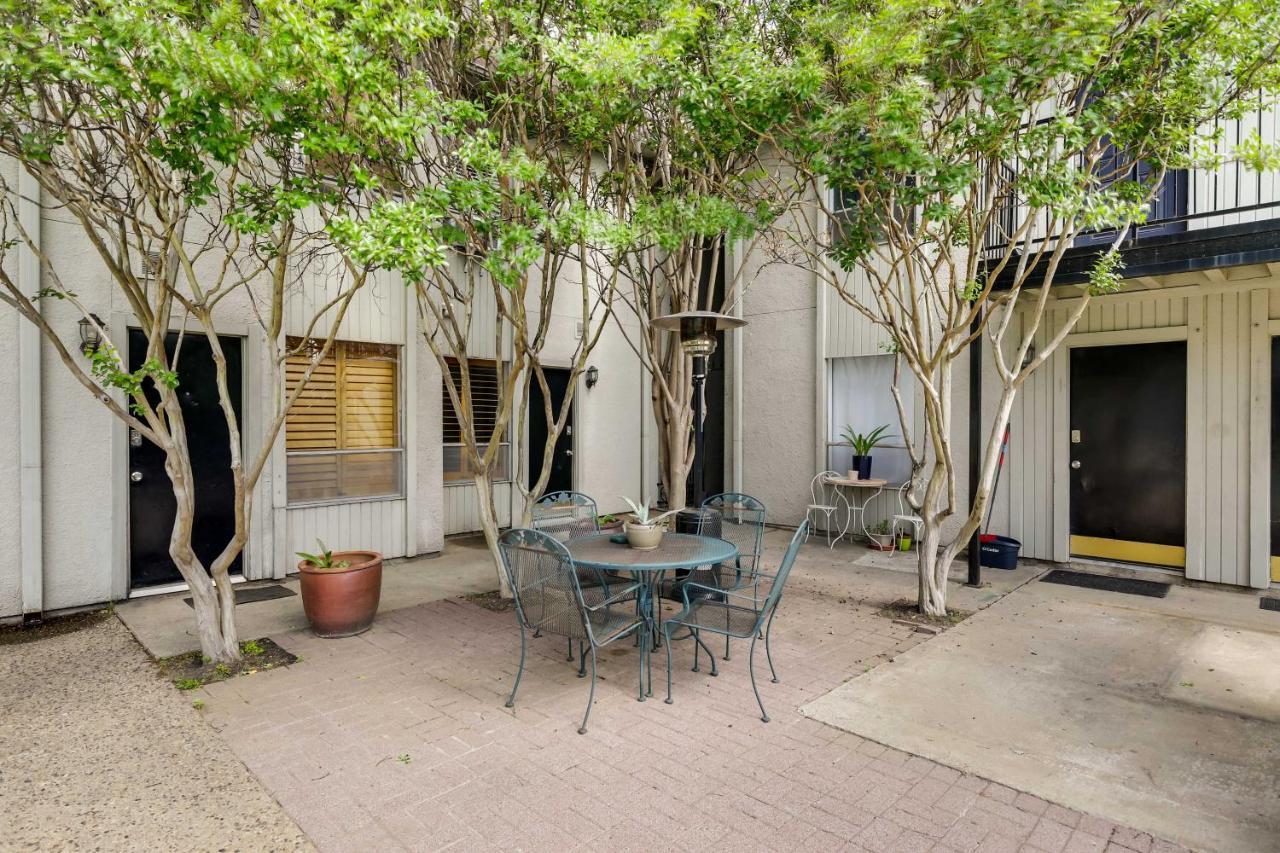 Contemporary Dallas Condo With Pool Access! Exterior photo