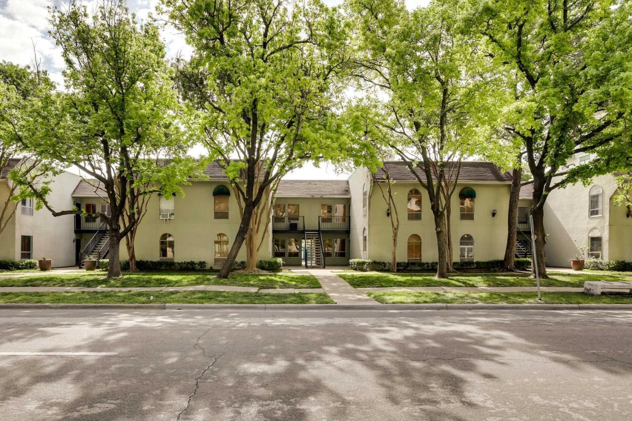 Contemporary Dallas Condo With Pool Access! Exterior photo